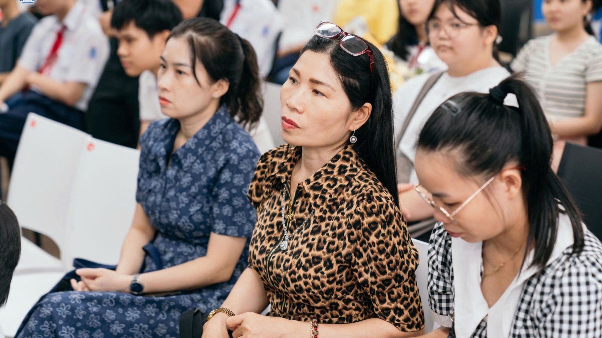 Phụ huynh tham dự Open Day. 