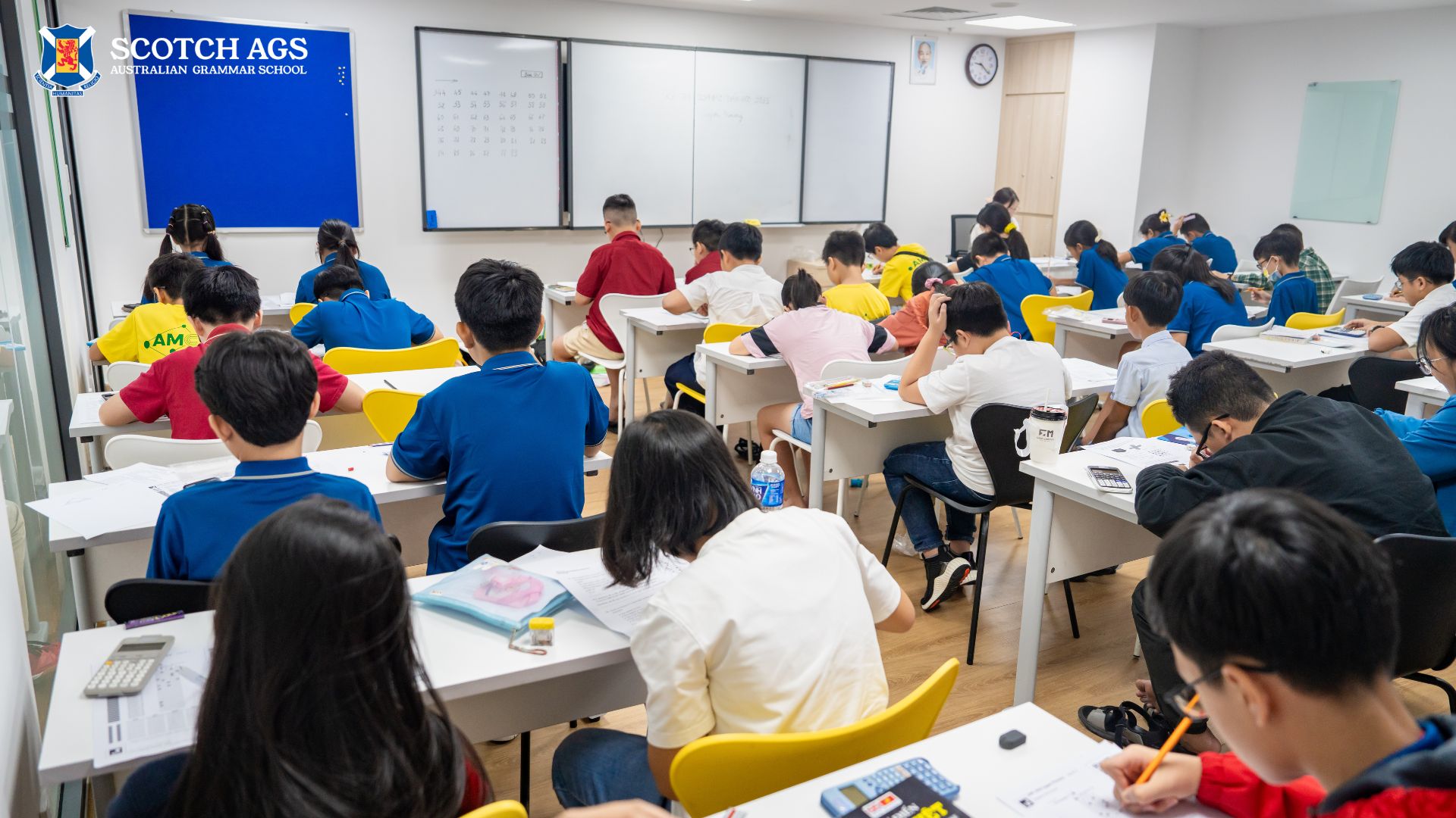 Học sinh tham dự kỳ thi Toán Úc AMC 2025 tại TP.HCM