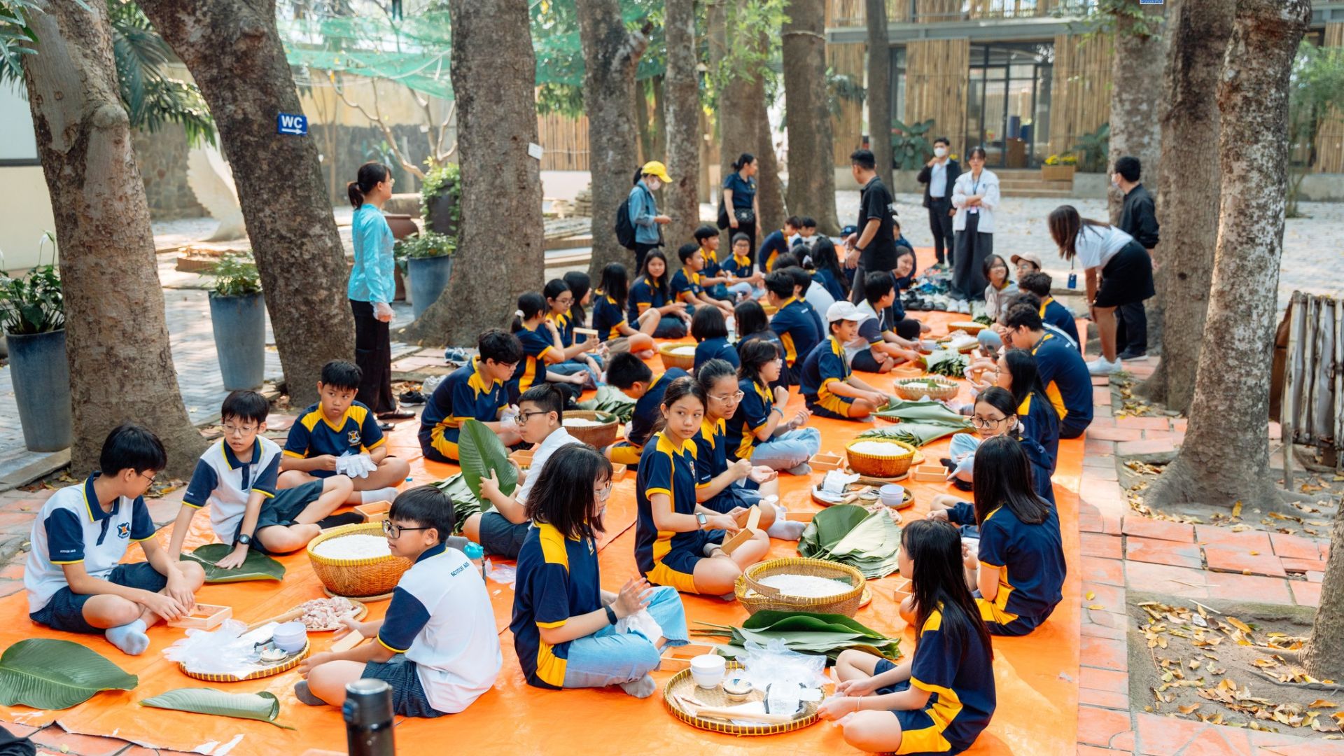 Học sinh học chương trình quốc tế nhưng vẫn gìn giữ giá trị văn hóa Việt. 