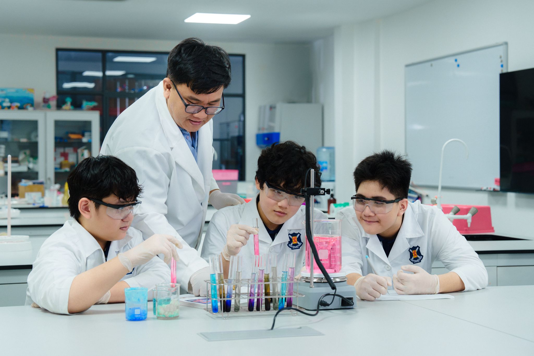 Tại Nam Úc Scotch AGS, học sinh có cơ hội rèn luyện năng lực quản lý thời gian thông qua các dự án, bài nghiên cứu, phần thuyết trình và hoạt động hợp tác trong nhiều môn học