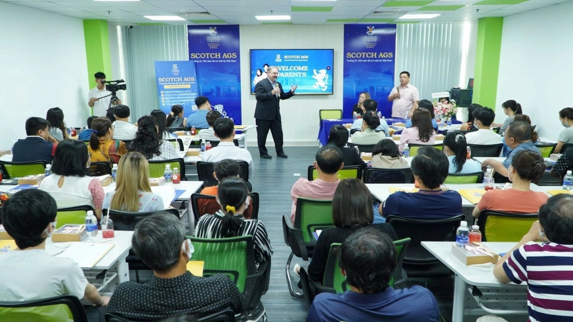 xin học bổng du học úc có khó không