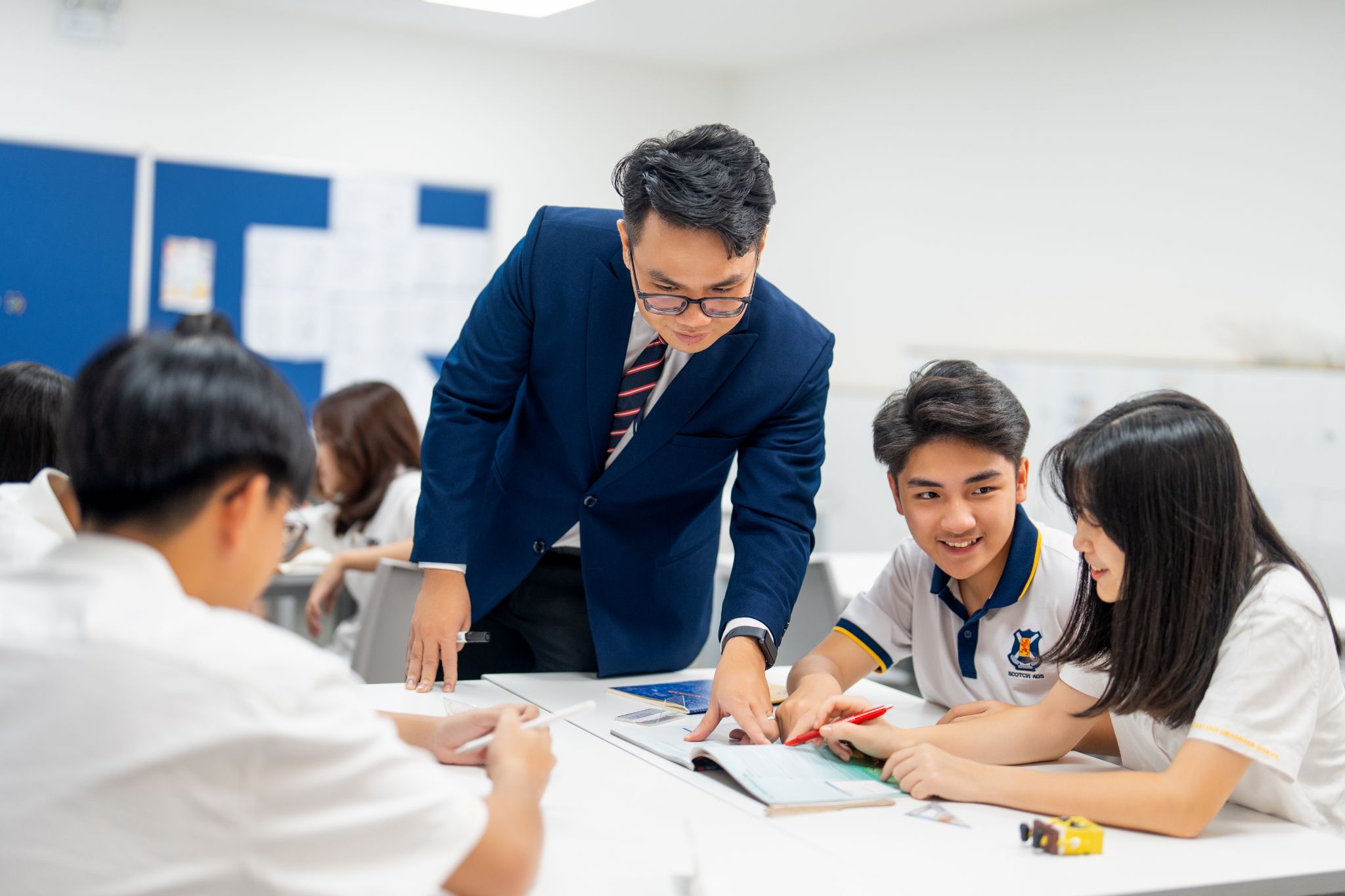 PBL hiệu quả khi nhà trường cung cấp cấu trúc học thuật, còn gia đình tạo điều kiện để học sinh tiếp tục quan sát và giải quyết vấn đề trong đời sống