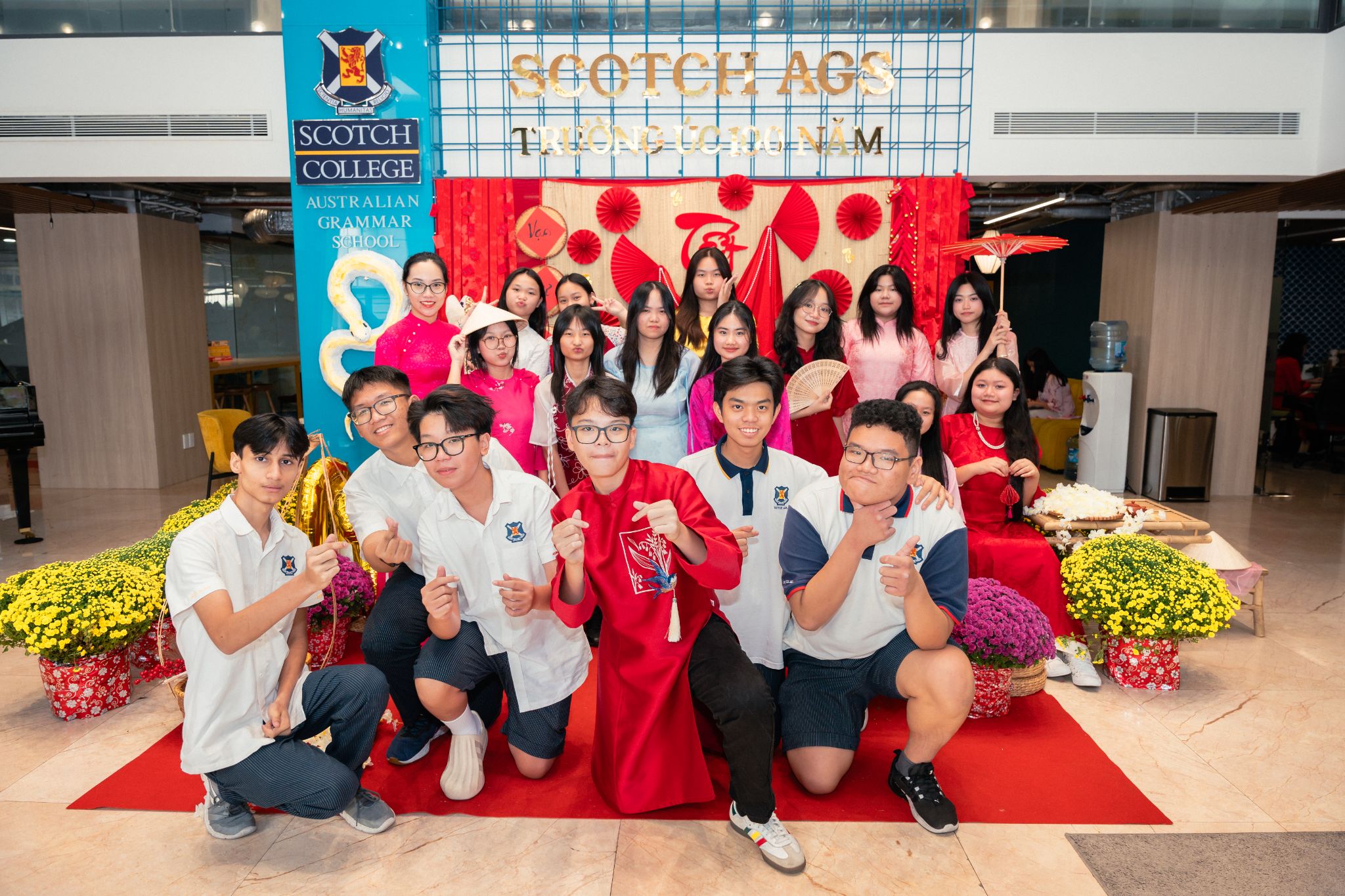 Việc Nam Úc Scotch AGS duy trì các nội dung văn hóa Việt Nam bên cạnh chương trình Úc cũng giúp học sinh phát triển theo hướng hội nhập mà không tách khỏi cội nguồn