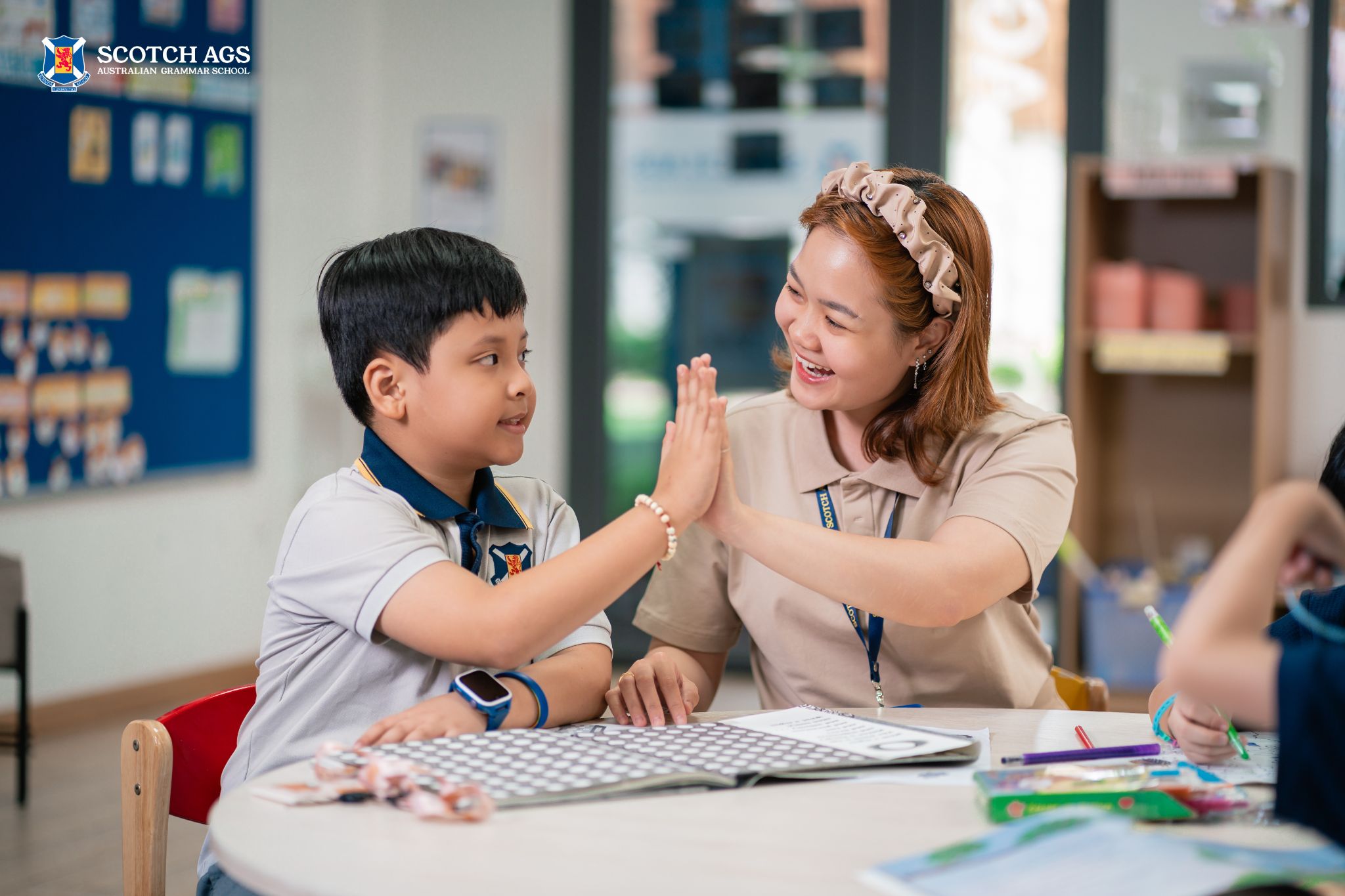 Sở thích bền vững thường không chỉ tạo cảm giác vui. Nó khiến trẻ chấp nhận cả phần khó và phần lặp lại của quá trình học