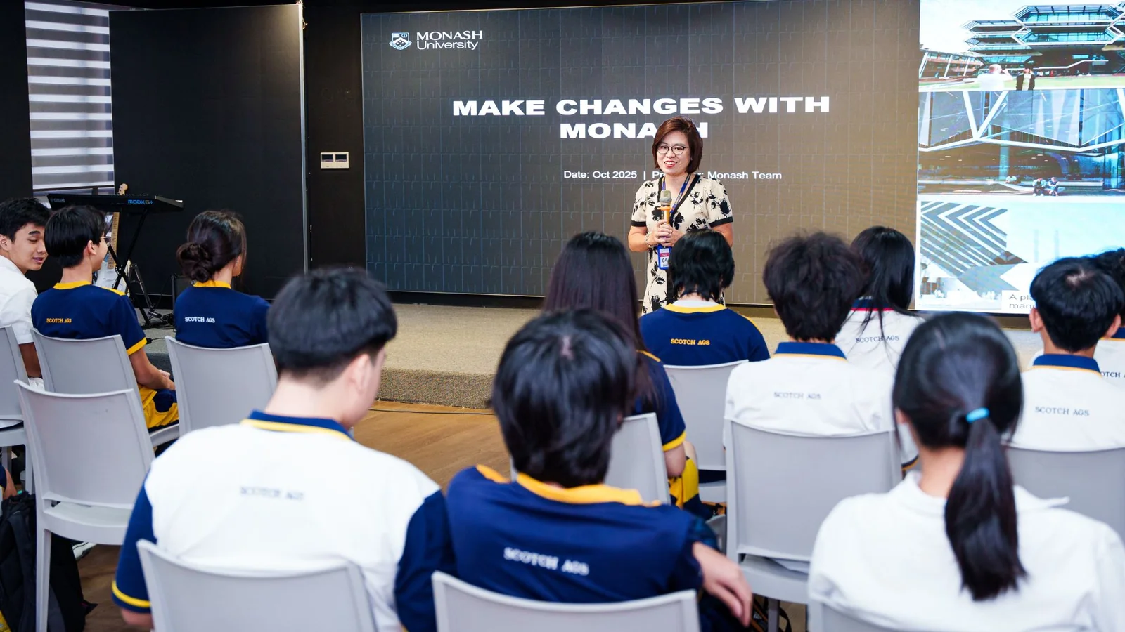 Học sinh AGS Talent trải nghiệm buổi học thử Demo Class cùng đại diện Đại học Monash Úc