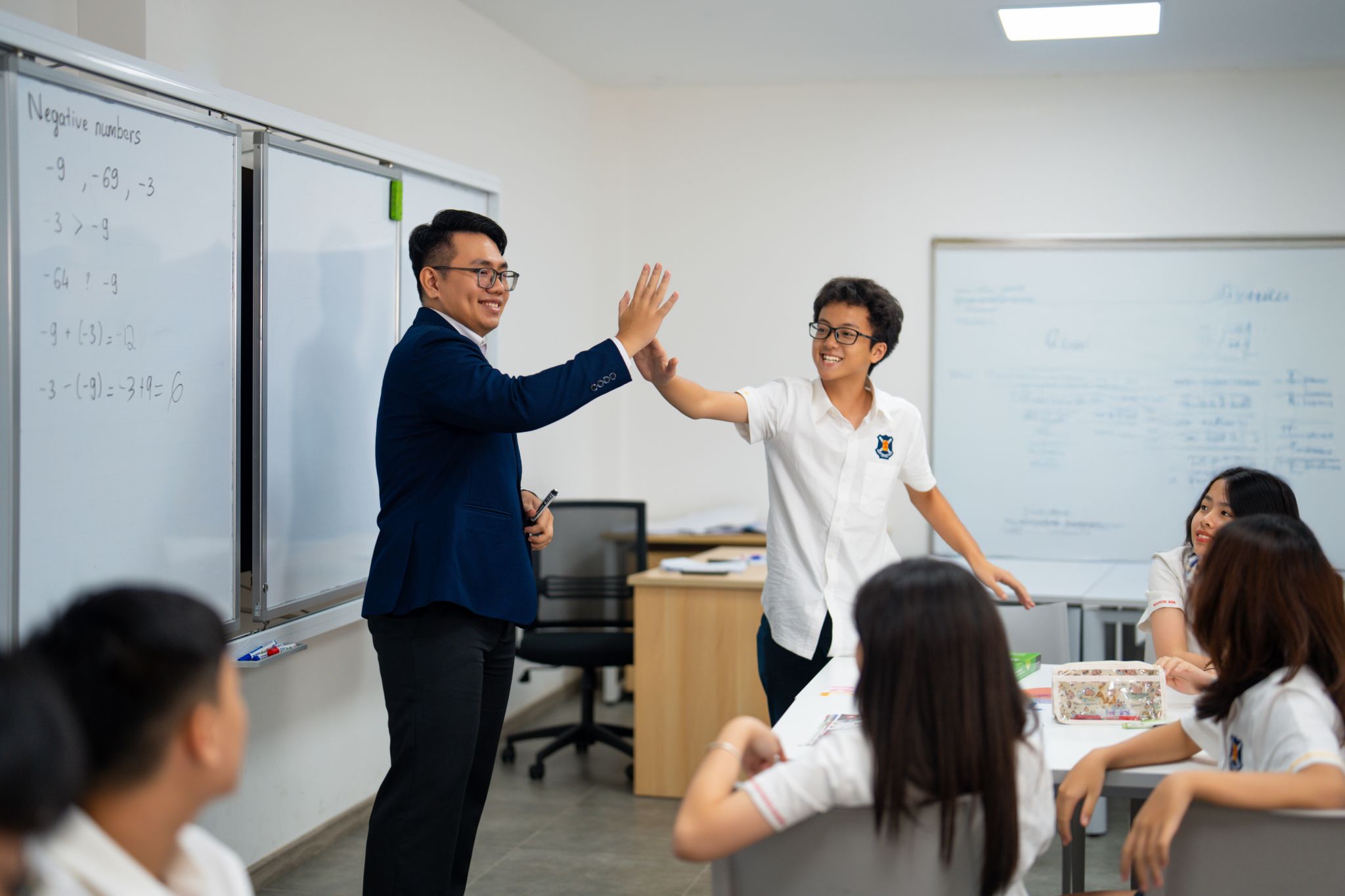 Ở nhiều môn SACE Stage 2, 70% kết quả đến từ đánh giá tại trường và 30% từ đánh giá bên ngoài